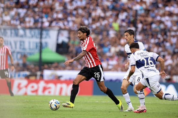 Estudiantes de La Plata ante la salida de Cristian Medina: ¿refuerzo o apuesta interna?